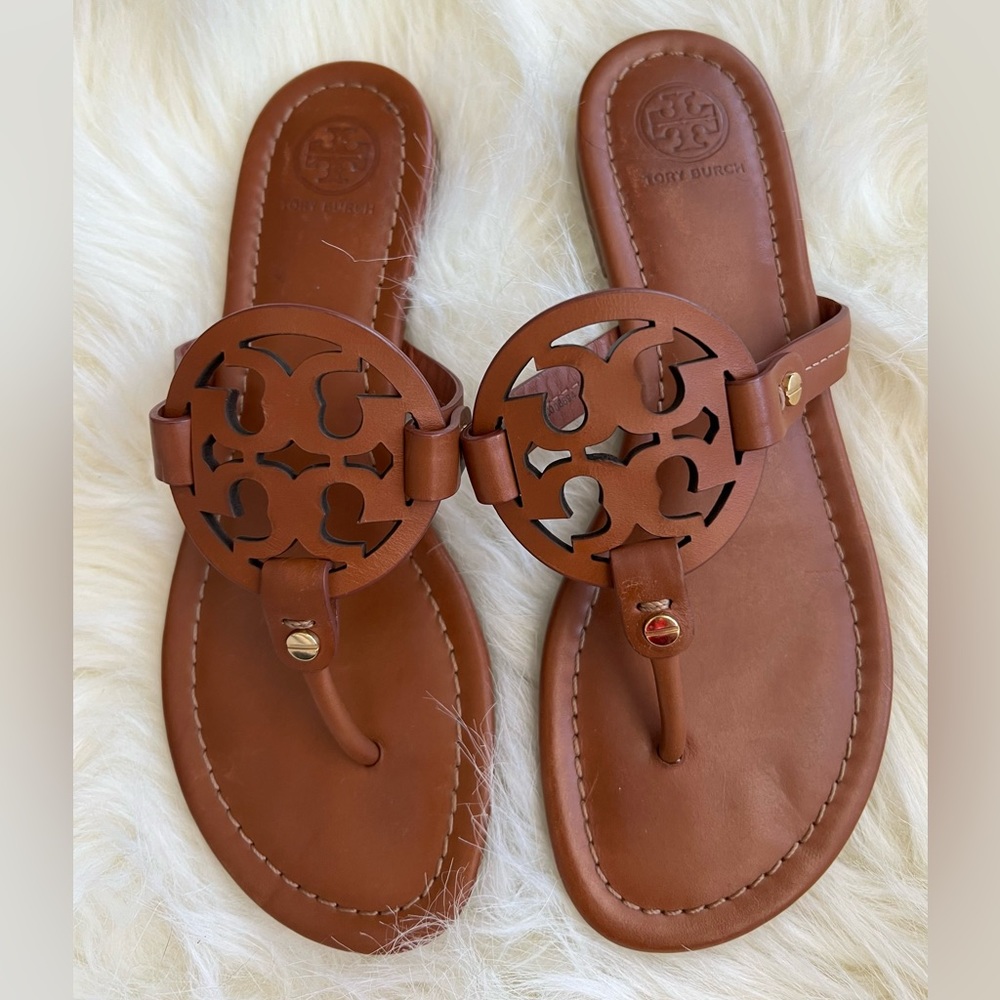 **LIKE NEW** TORY BURCH MILLERS - VINTAGE VACHETTA